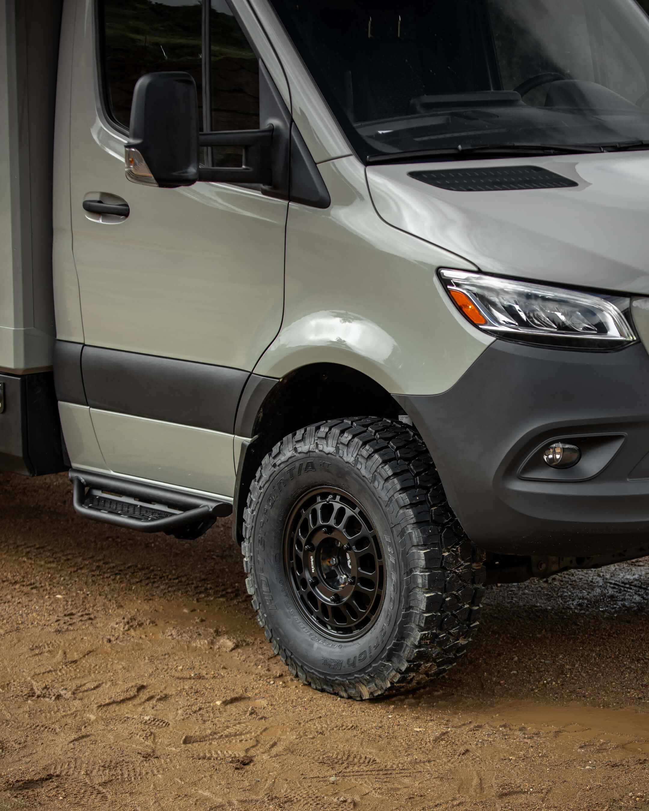 Rossmönster HAVN Camper Van - Exterior Side